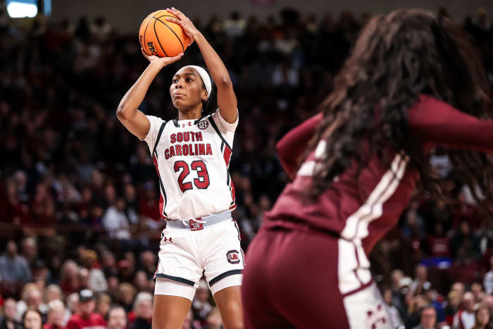Bree Hall going up for a jumpshot against Mississippi State (7th Jan., 2023)
